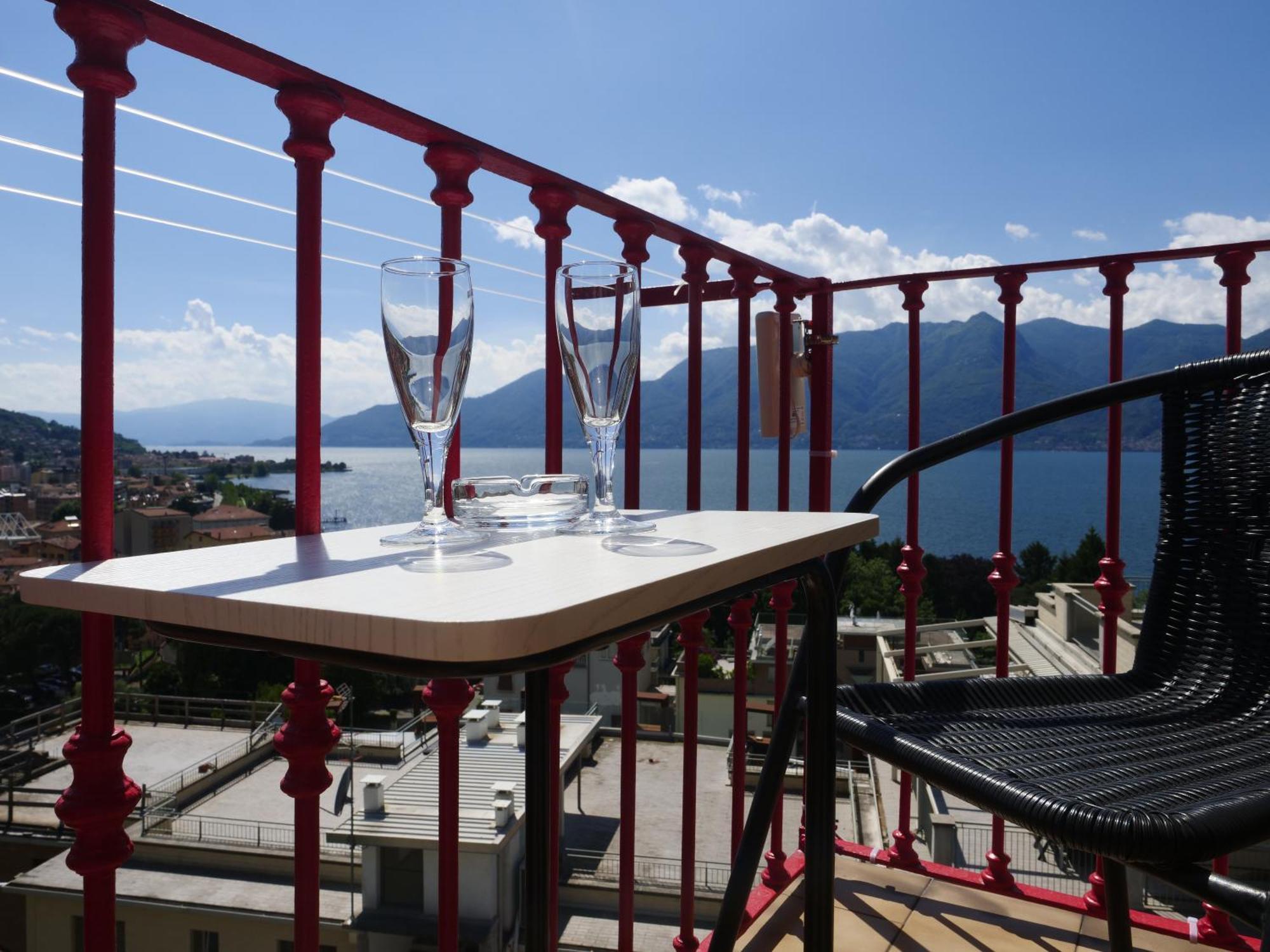Appartamento Vista Lago Луино Экстерьер фото